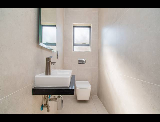 4 BEDROOM GATED ESTATE FOR SALE IN WATERLAKE FARM LIFESTYLE ESTATE